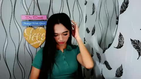 Snapshot of olivianiczxasshieerrraa6 chatting on 05/10/26, 04:12 NICOLE online show from 05/10/26, 04:12