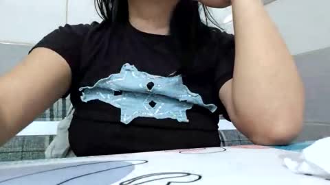 Snapshot of oliviaoly chatting on 12/14/25, 06:08 Olivia online show from 12/14/25, 06:08