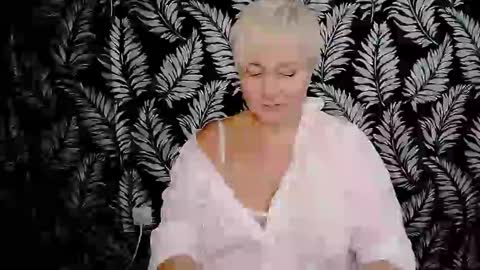 Snapshot of oliviaoskar_ chatting on 12/06/24, 02:49 Kelly online show from 12/06/24, 02:49
