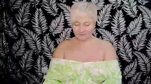 Snapshot of oliviaoskar_ chatting on 12/06/24, 05:55 Kelly online show from 12/06/24, 05:55