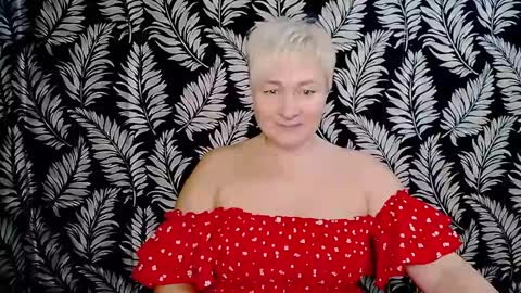 Snapshot of oliviaoskar_ chatting on 12/13/24, 02:38 Kelly online show from 12/13/24, 02:38