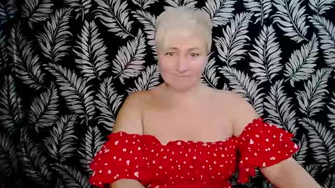 Snapshot of oliviaoskar_ chatting on 12/15/24, 02:48 Kelly online show from 12/15/24, 02:48