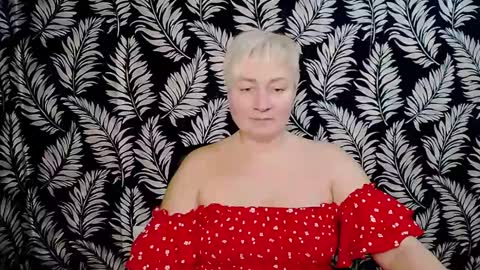 Snapshot of oliviaoskar_ chatting on 12/19/24, 12:23 Kelly online show from 12/19/24, 12:23