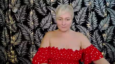 Snapshot of oliviaoskar_ chatting on 12/24/24, 03:37 Kelly online show from 12/24/24, 03:37