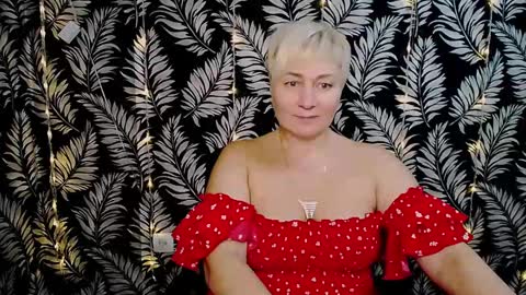 Snapshot of oliviaoskar_ chatting on 12/27/24, 02:54 Kelly online show from 12/27/24, 02:54