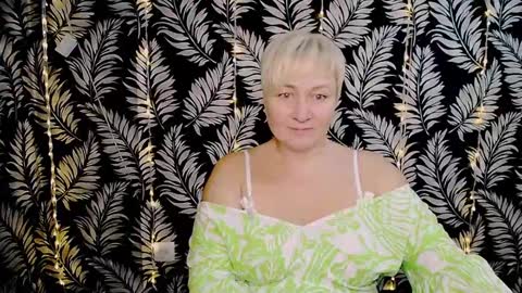 Snapshot of oliviaoskar_ chatting on 01/04/25, 12:16 Kelly online show from 01/04/25, 12:16