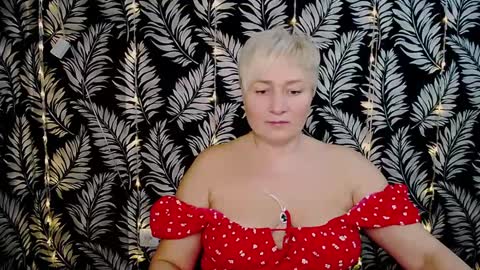 Snapshot of oliviaoskar_ chatting on 01/12/25, 12:01 Kelly online show from 01/12/25, 12:01