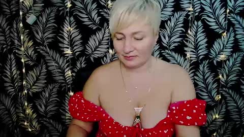 Snapshot of oliviaoskar_ chatting on 01/19/25, 02:28 Kelly online show from 01/19/25, 02:28