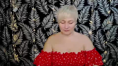 Snapshot of oliviaoskar_ chatting on 01/27/25, 11:11 Kelly online show from 01/27/25, 11:11