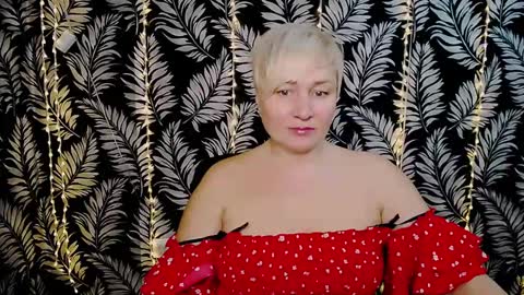 Snapshot of oliviaoskar_ chatting on 02/02/25, 12:24 Kelly online show from 02/02/25, 12:24