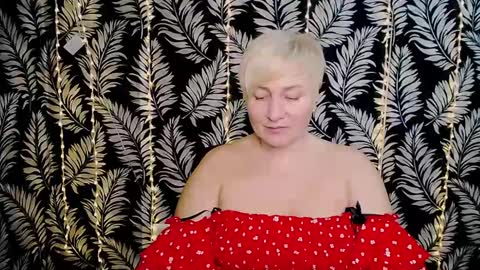 Snapshot of oliviaoskar_ chatting on 02/09/25, 12:19 Kelly online show from 02/09/25, 12:19