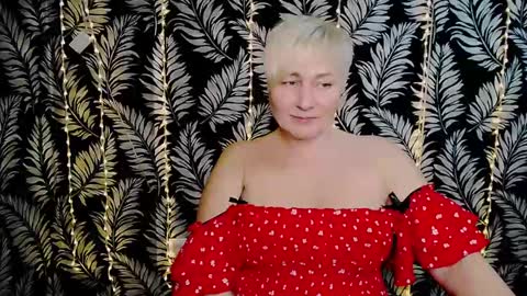 Snapshot of oliviaoskar_ chatting on 02/09/25, 03:23 Kelly online show from 02/09/25, 03:23
