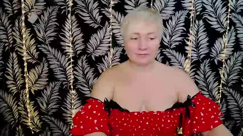 Snapshot of oliviaoskar_ chatting on 02/20/25, 12:15 Kelly online show from 02/20/25, 12:15