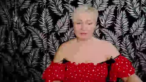 Snapshot of oliviaoskar_ chatting on 03/02/25, 12:11 Kelly online show from 03/02/25, 12:11
