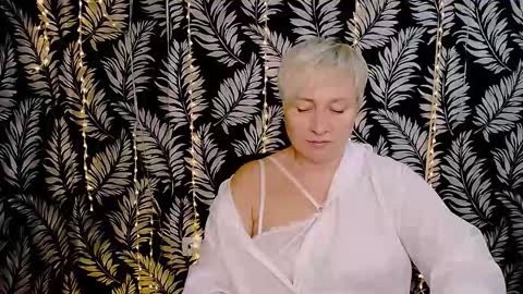 Snapshot of oliviaoskar_ chatting on 09/14/25, 11:09 Kelly online show from 09/14/25, 11:09