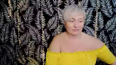 Snapshot of oliviaoskar_ chatting on 09/15/25, 11:21 Kelly online show from 09/15/25, 11:21