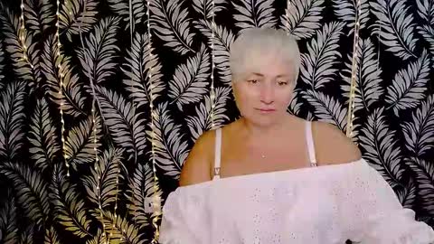 Snapshot of oliviaoskar_ chatting on 10/10/25, 11:42 Kelly online show from 10/10/25, 11:42