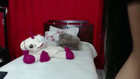 Snapshot of oliviapetit chatting on 02/16/26, 11:01 Olivia online show from 02/16/26, 11:01