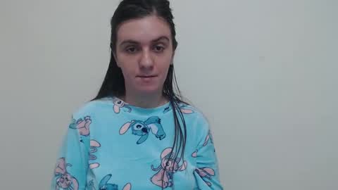 Snapshot of oliviasager chatting on 01/01/25, 04:07 Mistress Olivia online show from 01/01/25, 04:07