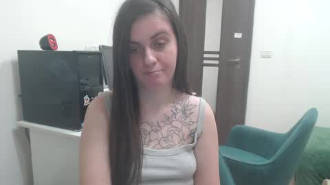 Snapshot of oliviasager chatting on 02/02/25, 02:06 Mistress Olivia online show from 02/02/25, 02:06