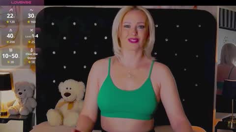 Snapshot of oliviashaw22 chatting on 01/11/26, 09:53 Olivia online show from 01/11/26, 09:53