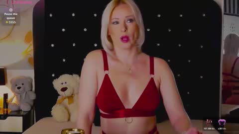 Snapshot of oliviashaw22 chatting on 03/06/26, 09:55 Olivia online show from 03/06/26, 09:55