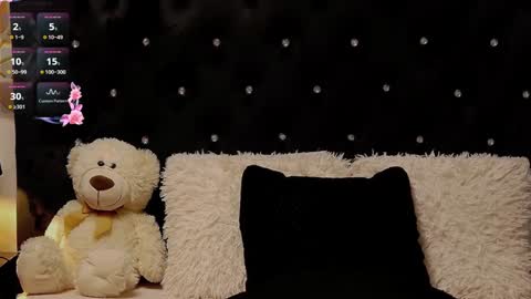 Olivia online show from 01/12/25, 03:28