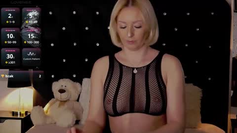 Olivia online show from 01/30/25, 08:32