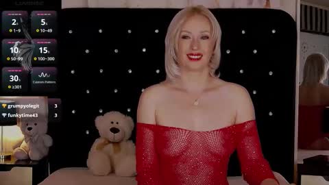 Olivia online show from 09/27/25, 08:36