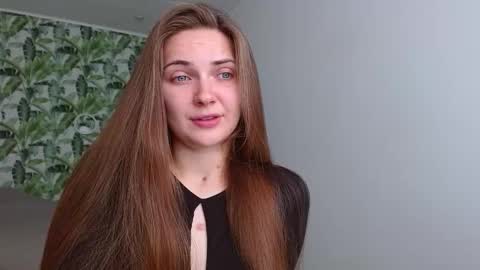 Olivia online show from 10/10/25, 05:28