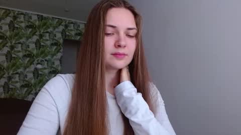 Olivia online show from 11/11/25, 06:13