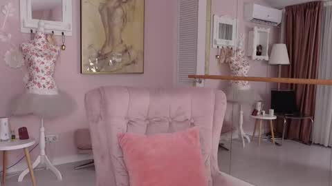 OliviaSway online show from 09/14/25, 10:09