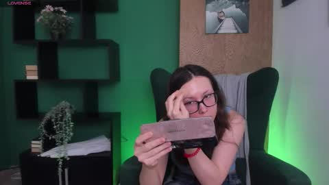 Olivia online show from 12/16/25, 12:54