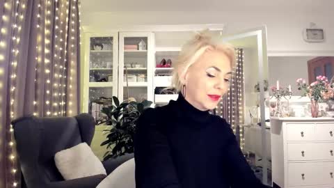 ollalla7 online show from 02/19/26, 08:16