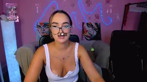 Snapshot of ollivia_dream chatting on 06/16/26, 05:43 Ollivia online show from 06/16/26, 05:43