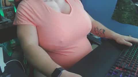 Snapshot of olorlando321 chatting on 11/19/25, 02:50 Dani Pregna online show from 11/19/25, 02:50