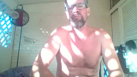 Snapshot of olover34 chatting on 10/25/25, 03:36 olover online show from 10/25/25, 03:36