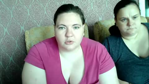OlyaAndNetty online show from 06/17/26, 06:49
