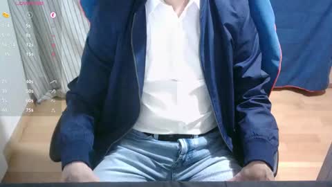 Snapshot of omar87ram chatting on 12/14/24, 02:31 Omar online show from 12/14/24, 02:31