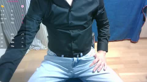 Snapshot of omar87ram chatting on 02/16/25, 10:10 Omar online show from 02/16/25, 10:10