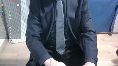 Snapshot of omar87ram chatting on 10/13/25, 08:31 Omar online show from 10/13/25, 08:31