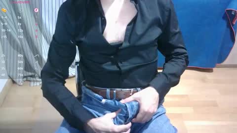 Snapshot of omar87ram chatting on 11/22/25, 05:23 Omar online show from 11/22/25, 05:23