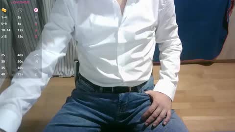 Snapshot of omar87ram chatting on 01/16/26, 05:17 Omar online show from 01/16/26, 05:17