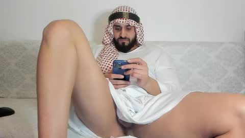 Snapshot of omar_xoxo chatting on 01/26/25, 03:17 Omar online show from 01/26/25, 03:17