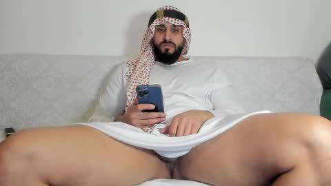 Snapshot of omar_xoxo chatting on 02/25/25, 08:58 Omar online show from 02/25/25, 08:58