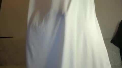 Snapshot of omar_xoxo chatting on 09/20/25, 08:32 Omar online show from 09/20/25, 08:32