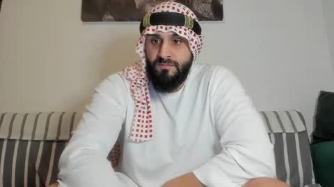 Snapshot of omar_xoxo chatting on 01/08/26, 09:17 Omar online show from 01/08/26, 09:17