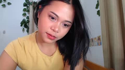 Snapshot of omariaennaid chatting on 12/29/24, 04:38 Angel online show from 12/29/24, 04:38