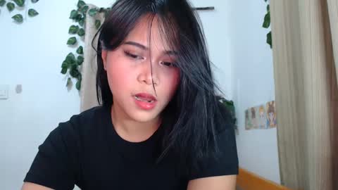 Snapshot of omariaennaid chatting on 01/12/25, 10:12 Angel online show from 01/12/25, 10:12