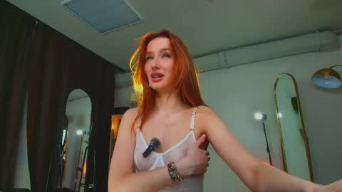 Miss Omelia online show from 05/01/26, 04:55